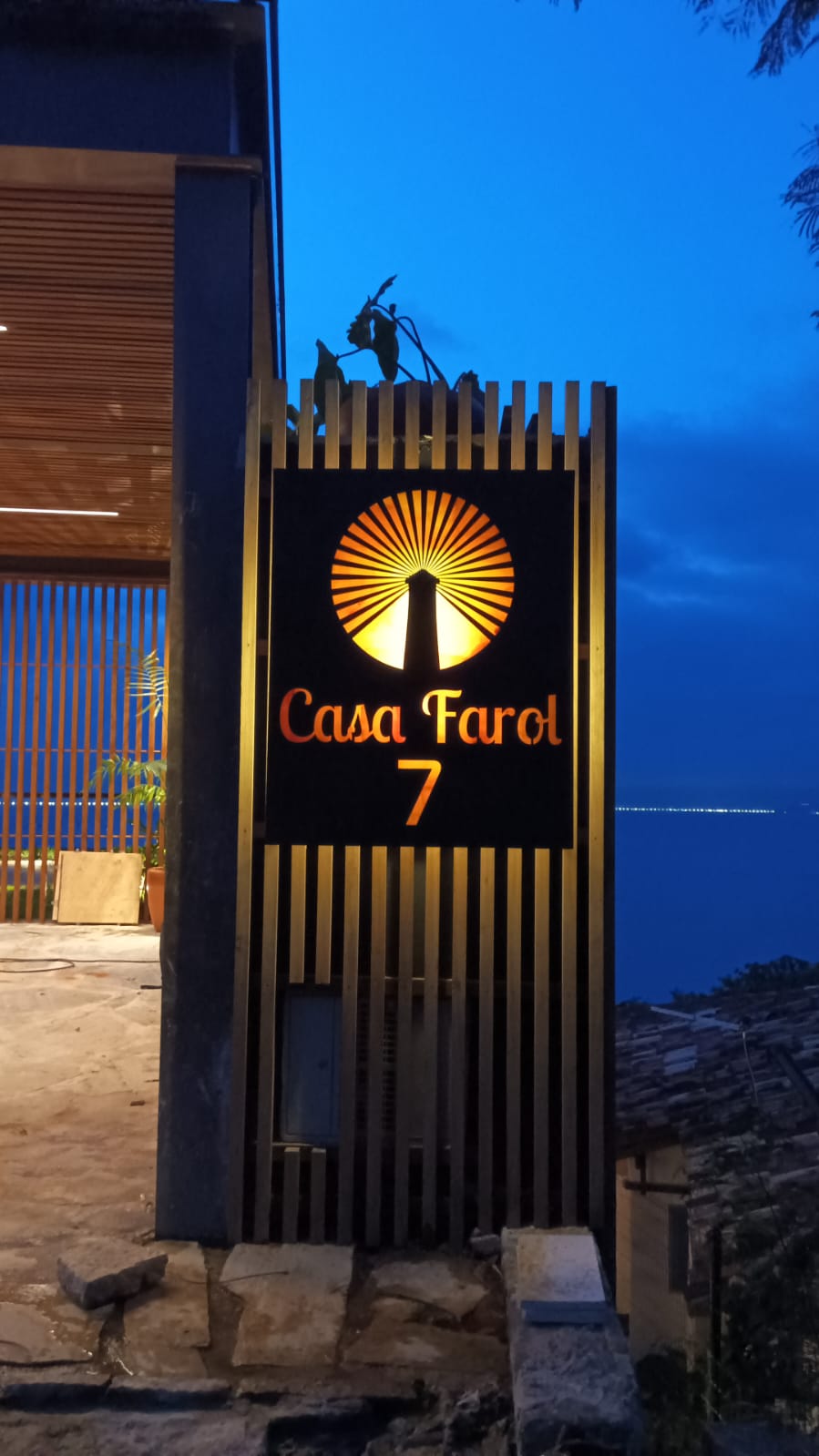 Placa-aço-corten-cortada-laser-Ilhabela.jpg